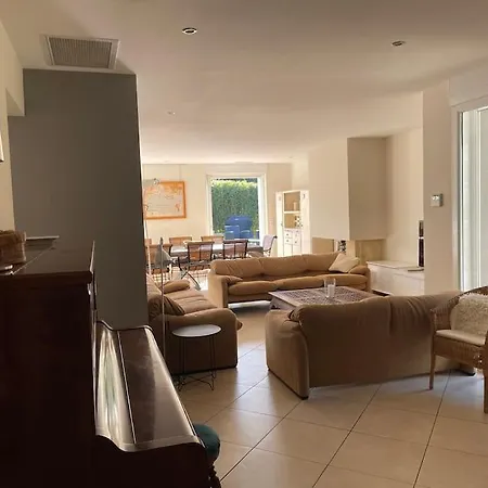 La D'ariane-piscine-jaccuzi-15 Mn Villa